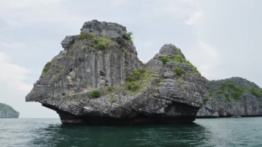 Thailand Islands Landscape, Ang Thong National Marine Park, Amazing Beautiful Tropical Scenery of Limestone Karsts Rock Formations, Seascape and Ocean, Southeast Asia, Thai Island Scene
