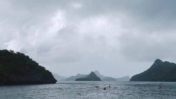 Kayaking Thailand Rainy Season Thai Islands People Travelling Holiday Vacation — Stockvideo
