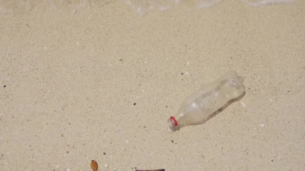 Beautiful Beach Rubbish Garbage Trash Waste Single Use Plastic Bottle — ストック動画