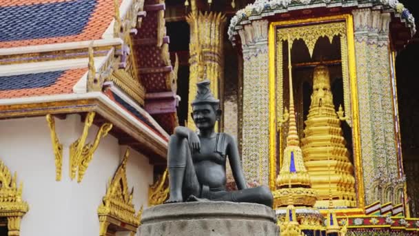 Thailand Bangkok Grand Palace Statue Popular Famous Tourist Attraction Amazing — Stockvideo