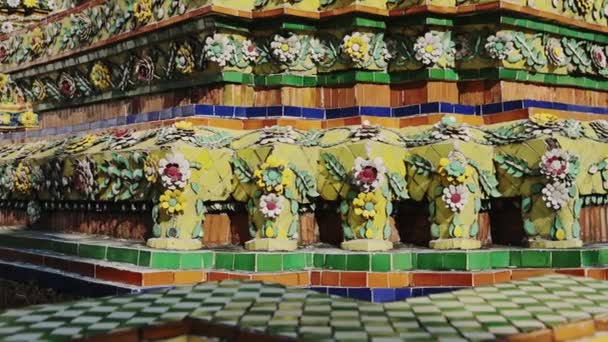 Buddhist Temple Close Detail Bangkok Temple Reclining Buddha Thailand Colourful — 비디오