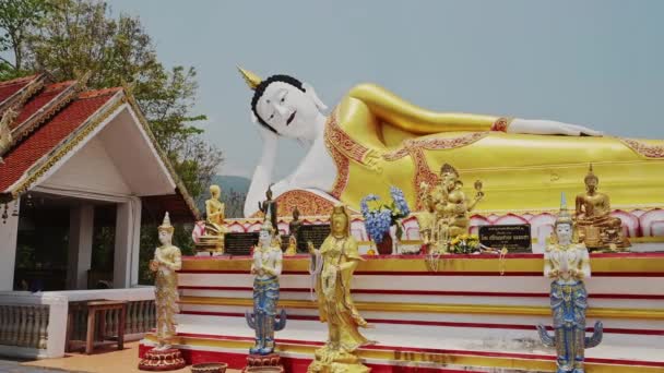 Thailand Chiang Mai Reclining Buddha Buddhist Temple Beautiful Famous Building — Wideo stockowe