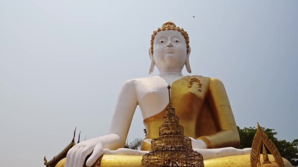 Enormous Buddha Statue Chiang Mai Buddhist Temple Thailand Beautiful Famous — Video