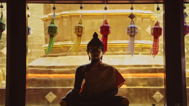 Gold Buddha Statue Thailand Buddhist Temple Chiang Mai Wat Phra — Video Stock