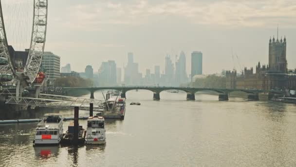 London Eye River Thames Warm Orange Misty Sunset Light Westminster — Stock video