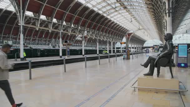 Paddington Train Station Empty Coronavirus Covid Lockdown London Public Transport — Stockvideo