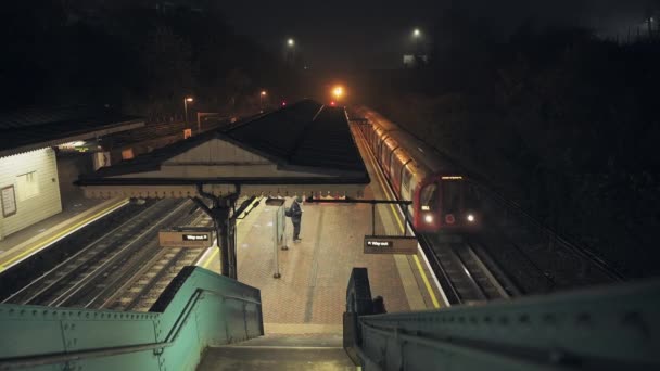 London Underground Tube Train Covid Coronavirus Lockdown Pandemic England Showing — Stock video