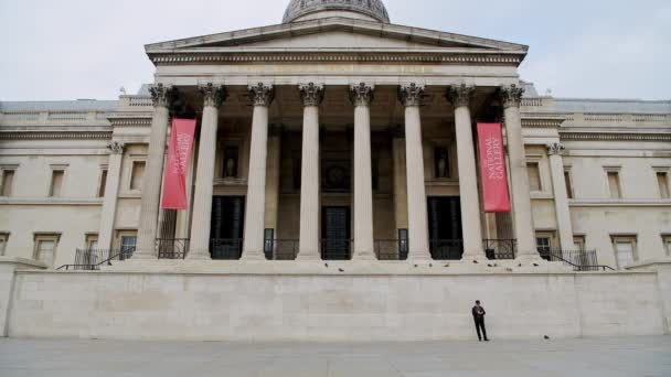 Quiet Empty Central London Covid Coronavirus Lockdown One Person Walking — Vídeo de Stock