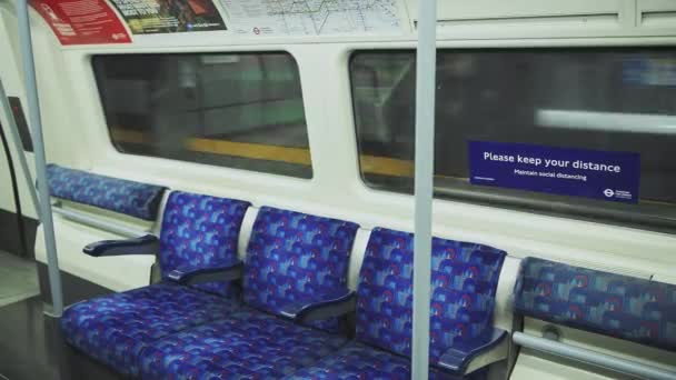 Empty Seats London Underground Tube Train Carriage Covid Coronavirus Lockdown — Stockvideo