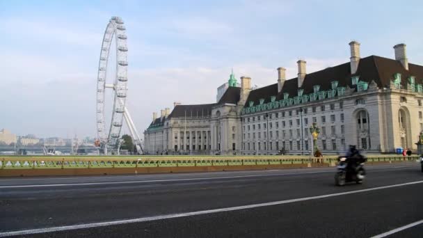 Police Convoy Motorbikes London Coronavirus Covid Lockdown Quiet Empty Deserted — стокове відео