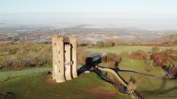 Aerial Drone Video Broadway Tower Famous Old Building Landmark Cotswolds — Vídeo de stock
