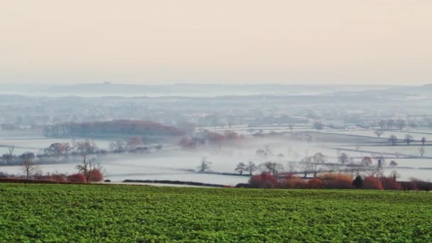 Misty Countryside Scene Layers Mist Valley Hills Green Fields Farmland — Wideo stockowe