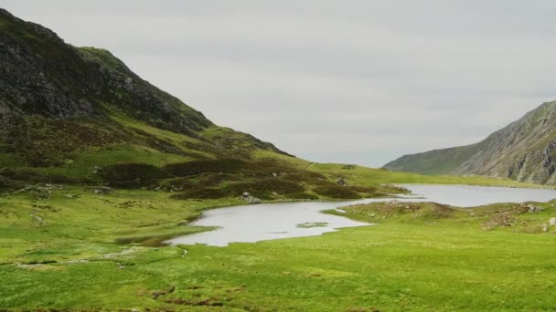 Stunning Natural Mountain Landscape Scenery Cwm Idwal Lake Glyderau Range — Video