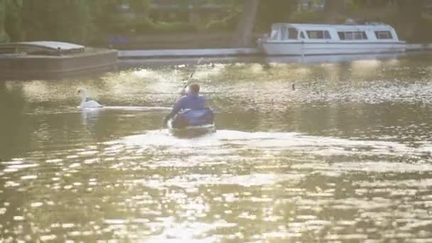 Bright Afternoon Sunlight Shines Urban Kayaker Canals London Slow Motion — Video