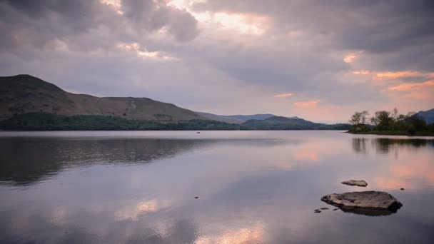 Sunset Serene Lake Reflections Clouds Mountains Water Surface Lake District — Stock video