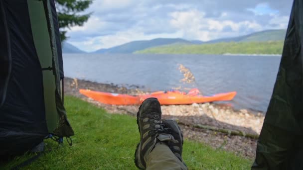 Feet Relax Position Tent Small Orange Kayak Caledonian Canal Medium — Stockvideo