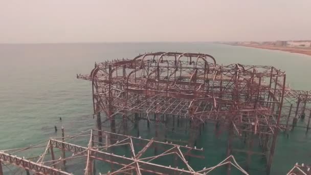 Fire Damaged Old Burnt West Pier Brighton Sussex England Aerial — ストック動画