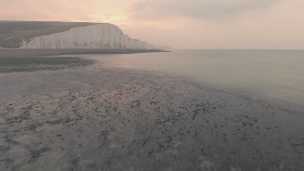Seven Sisters Cliffs Sunset South Downs National Park England Aerial — стоковое видео
