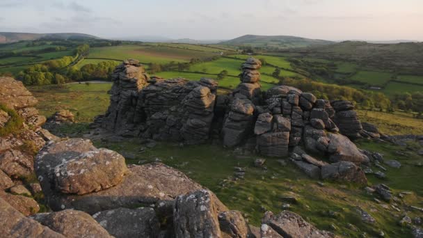 Rock Formations Dartmoor National Park England Sunny Evening — 비디오