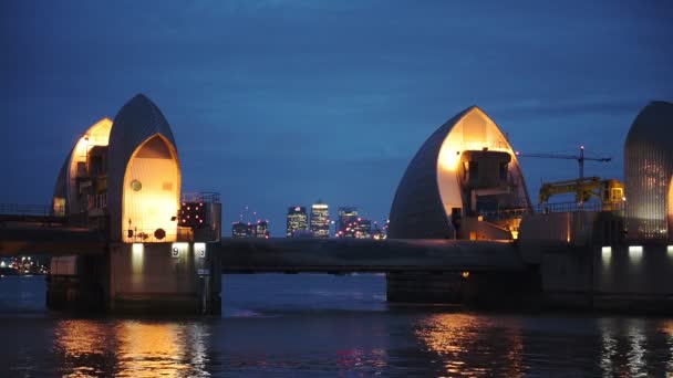 Lights Movable Thames Barrier Night Skyline Central London Wide Shot — Αρχείο Βίντεο
