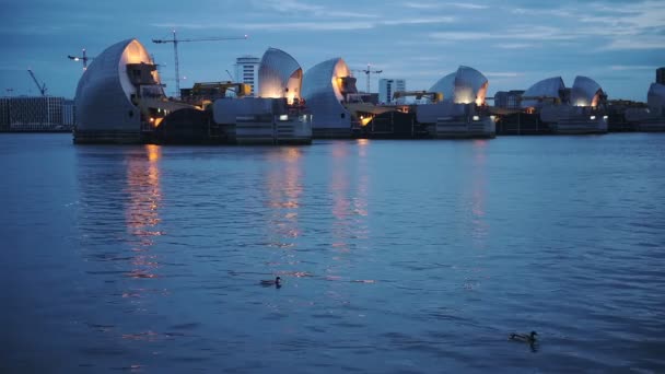 Thames Barrier Movable Barrier Illuminated Night London United Kingdom Wide — Stockvideo