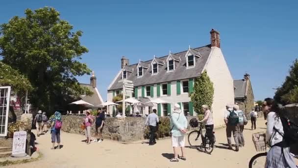 People Walking Unpaved Street Old House Sark Channel Islands Sunny — Video