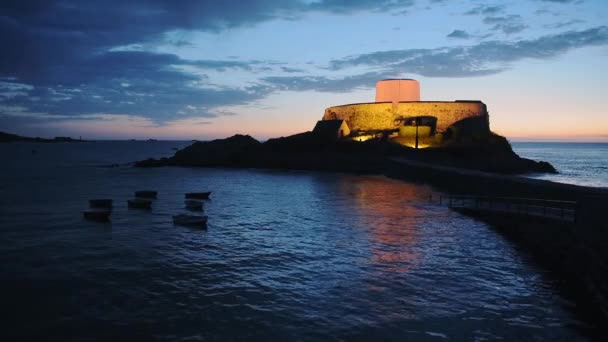 Landscape View Fort Grey Illuminated Coastline Guernsey Dusk — Vídeos de Stock