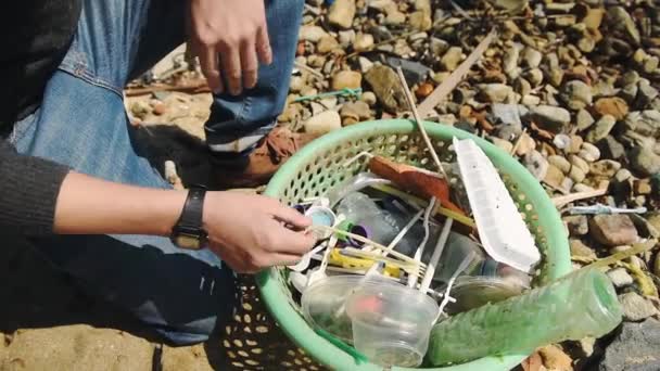 Environmentalist Collecting Plastic Beach Clean Due Climate Emergency Ocean Destruction — Stock videók