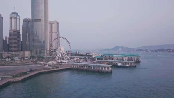 Hong Kong Observation Ferris Wheel Central Downtown Harbourfront Aerial Drone — Stok video