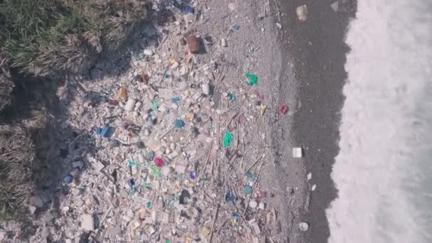 Beach Covered Plastic Marine Debris Causing Climate Change Environmental Problems — Stockvideo