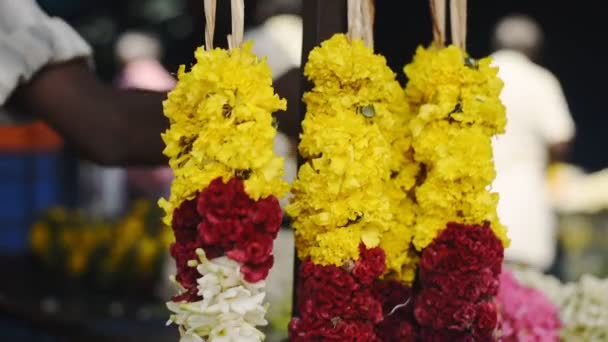 Close Shot Colorful Traditional Celebration Flower Necklaces Munnar India — Stockvideo