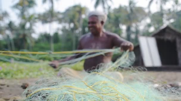 Local Fishing Village Kappil Beach Varkala India Arranging His Fishing — Stock Video