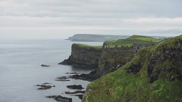 Northern Coast County Antrim Northern Ireland Overlooking Ruins Medieval Dunluce — Stock Video