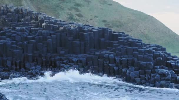 Hexagon Geological Formations Giant Causeway Coastline View Northern Ireland Dusk — 图库视频影像