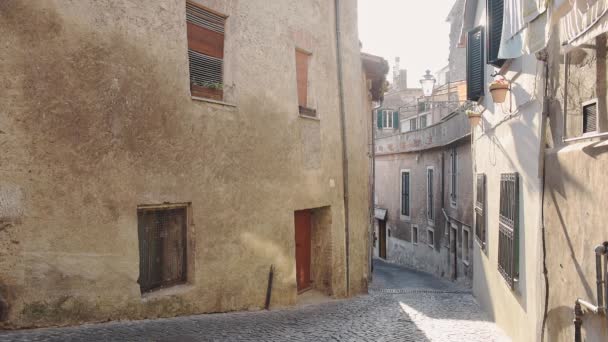 Historical Bracciano Town View Small Car Going Traditional Narrow Street — 图库视频影像