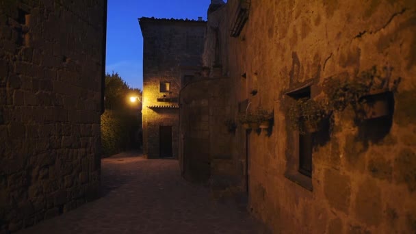 Civita Bagnoregio Village Street View Italy Night — Vídeo de stock