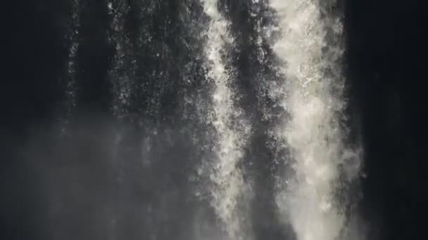 Tilt Shot Water Flowing Cliff Chania Waterfall Kenya — Video Stock