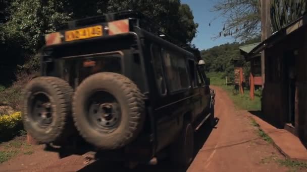 Safari Vehicle Dirt Road Aberdare National Park Kenya Sunny Day — Stock video