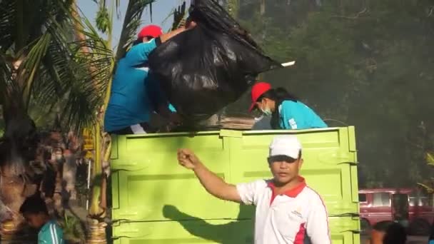 Badung Bali Indonesië Oktober 2019 Conciërge Vervoert Het Ingezamelde Afval — Stockvideo