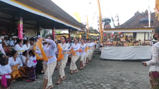 Bali Indonesië Mei 2022 Hindoe Vrouw Danst Piodalan Event Gedanst — Stockvideo