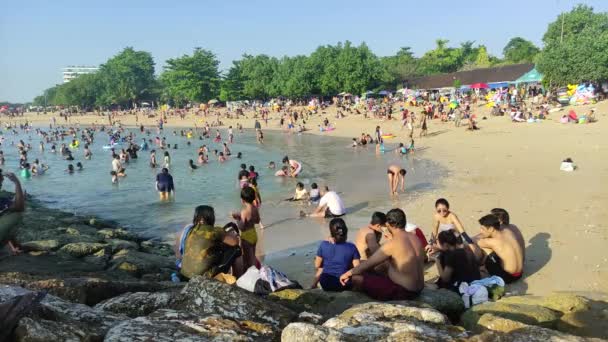 Nyaralás Fürdés Sanur Strandon Balin Indonéziában 2022 Május — Stock videók