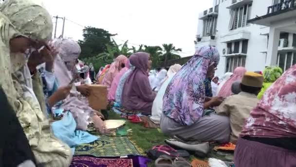 Bali Indonesia July 2022 Muslim Women Praying Eid Adha Field — Vídeos de Stock