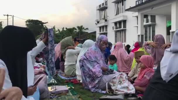 Bali Indonesia July 2022 Muslim Women Praying Eid Adha Field — Stock video