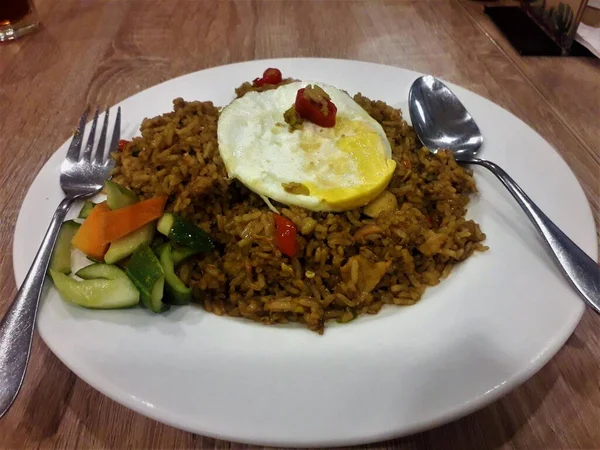 Indonesian Food Ready Eat Fried Rice — Stockfoto