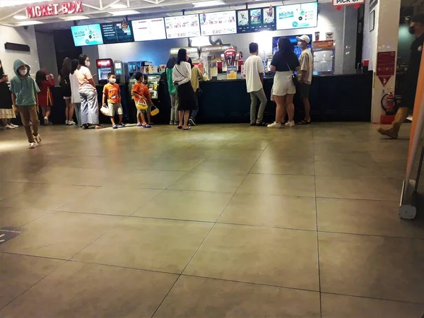People Queuing Checkout Counter — Foto de Stock