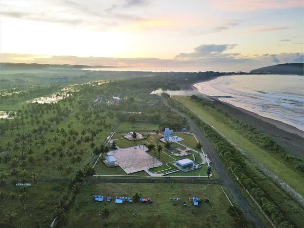 Ciamis Indonesia Квітня 2022 Красивий Краєвид Пляжна Панорама Кокосові Дерева — стокове фото