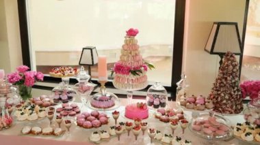 Restorandaki düğün renkli çikolata manzarası..