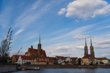 Wroclaw 'daki Ostrow Tumski ve Nehir Görünümü