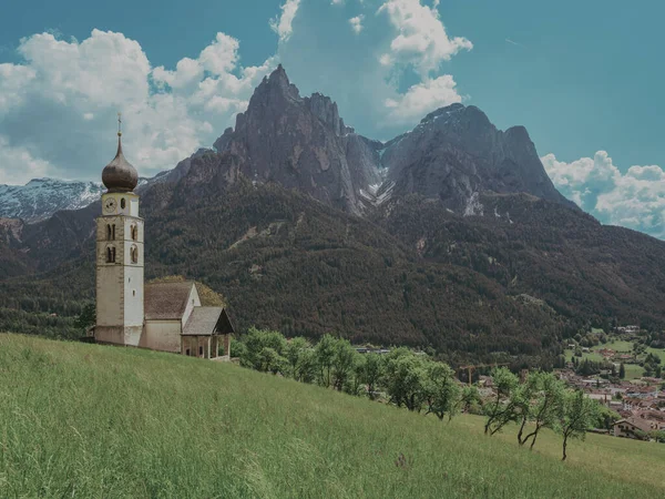 Church Valley Holy Trinity Dolomites Italy — Stockfoto