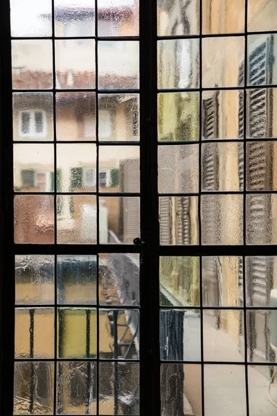イタリアの古い窓のドアの詳細 — ストック写真